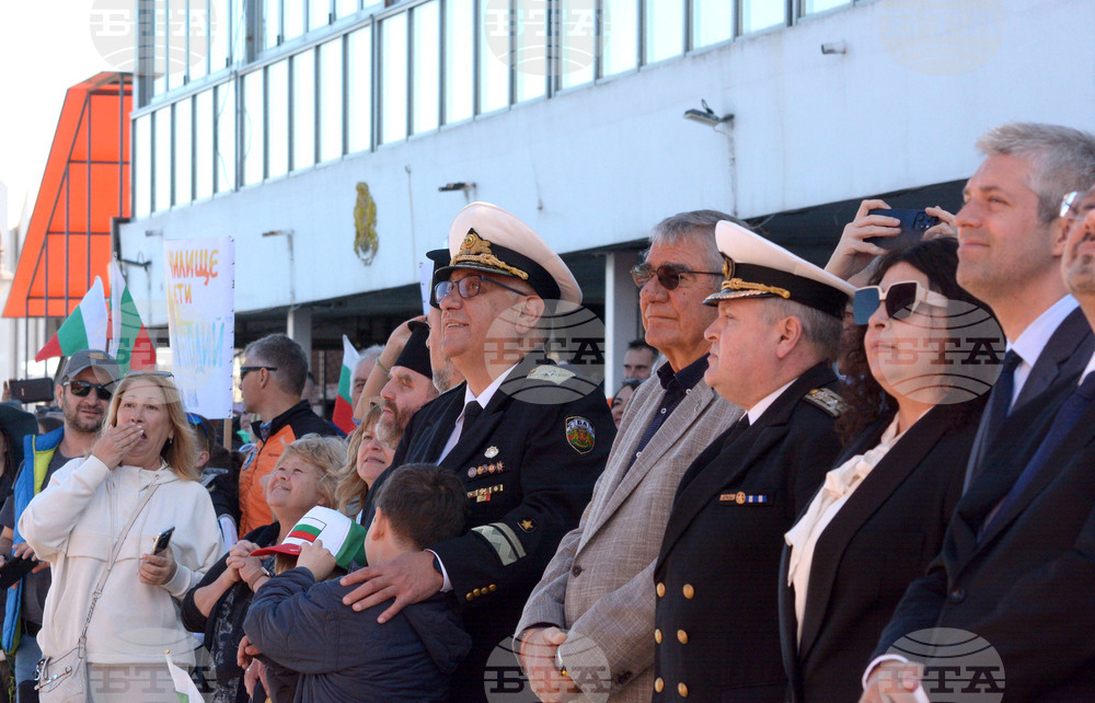 Варна - Научноизследователски кораб "Св. св. Кирил и Методии" (НИК 421) - посрещане