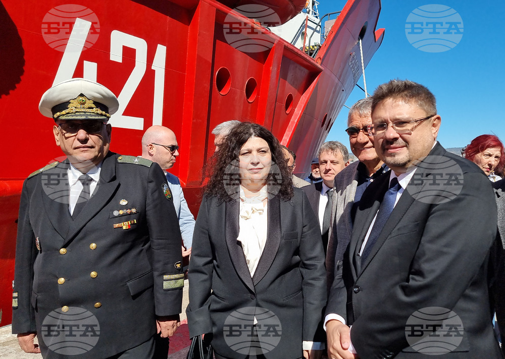 Варна - Научноизследователски кораб "Св. св. Кирил и Методии" (НИК 421) - посрещане