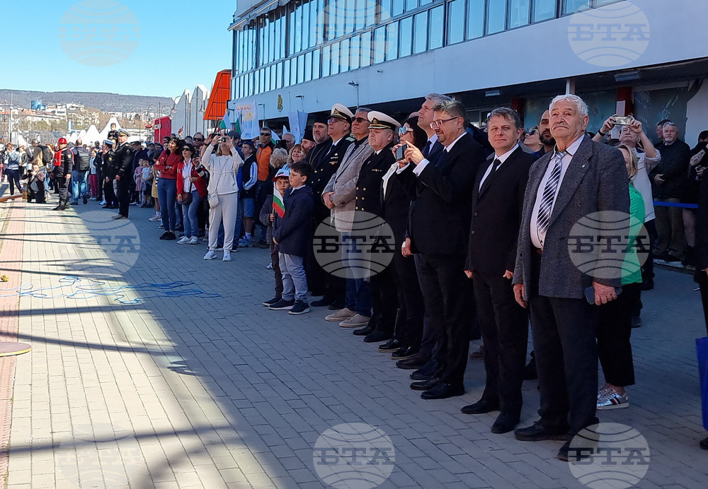 Варна - Научноизследователски кораб "Св. св. Кирил и Методии" (НИК 421) - посрещане