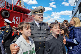 Варна - Научноизследователски кораб "Св. св. Кирил и Методии" (НИК 421) - посрещане