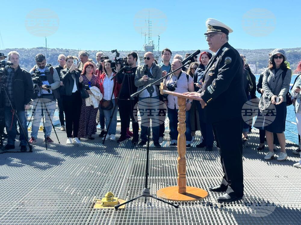 Варна - Научноизследователски кораб "Св. св. Кирил и Методии" (НИК 421) - завръщане