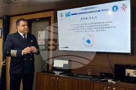 Варна - Научноизследователски кораб "Св. св. Кирил и Методии" (НИК 421) - завръщане