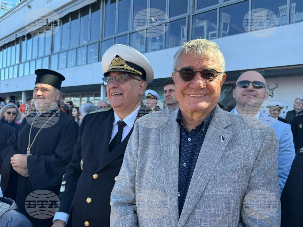 Варна - Научноизследователски кораб "Св. св. Кирил и Методии" (НИК 421) - завръщане