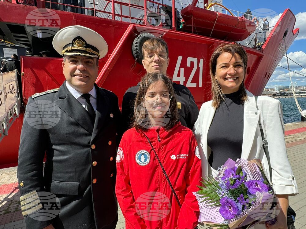 Варна - Научноизследователски кораб "Св. св. Кирил и Методии" (НИК 421) - завръщане