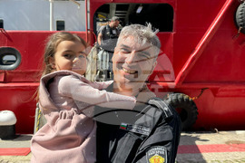 Варна - Научноизследователски кораб "Св. св. Кирил и Методии" (НИК 421) - завръщане