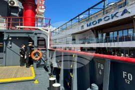 Варна - Научноизследователски кораб "Св. св. Кирил и Методии" (НИК 421) - завръщане