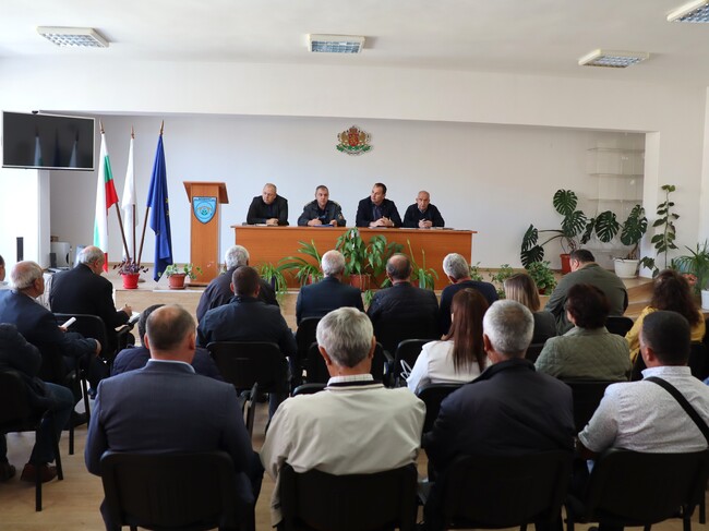 Управление на отпадъци, проекти и програми бяха обсъдени на кметска среща в Ардино