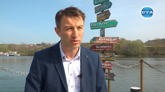 Кметът на Белослав Деян Иванов предлага да бъде построен нов ферибот, който да свързва двата бряга на Белославското езеро   