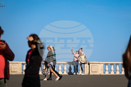 Бургас - слънчево време - ежедневие