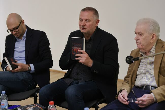Книгите „Детелина на хаоса“ и „Антология на българския символизъм“ на Иван Теофилов бяха представени тази вечер