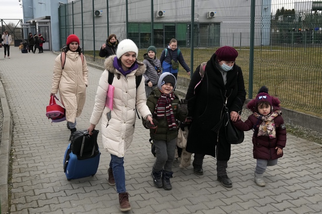 Унгария приема бежанци от Украйна, бягащи от руската инвазия, обяви Будапеща