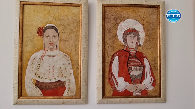 В сливенската галерия "Седем" е подредена изложба на колажи с шевици