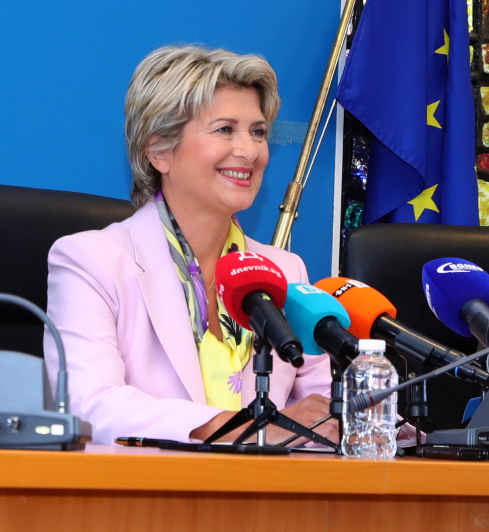 Весела Лечева - екип - представяне