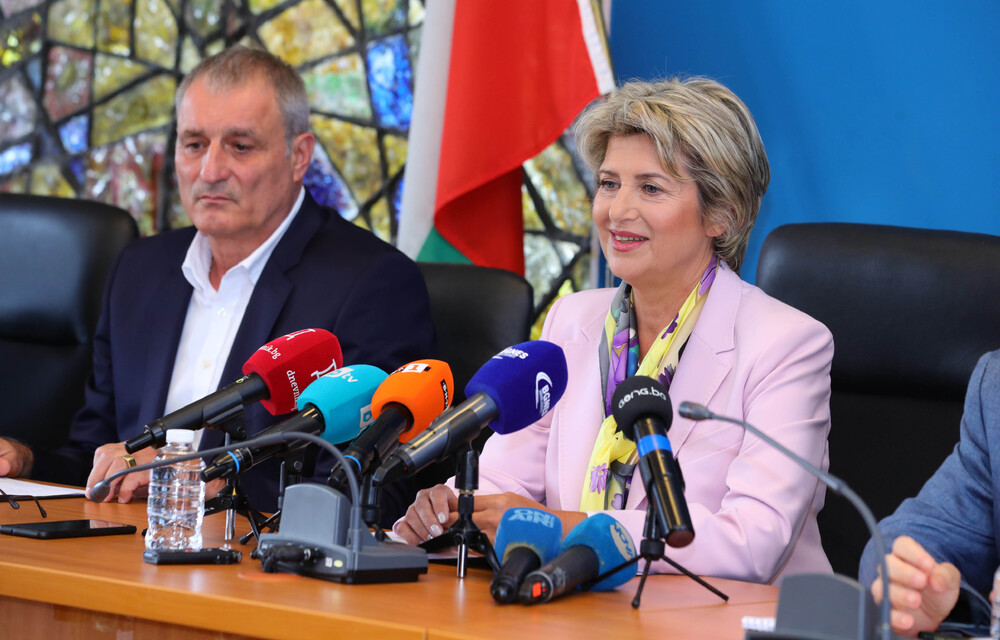 Весела Лечева - екип - представяне