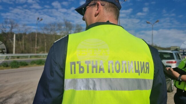 Заради катастрофа с три леки автомобила е ограничено движението в района на отбивката за село Даскал Атанасово на пътя Стара Загора - Раднево 