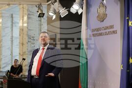 Народно събрание - Делян Пеевски - пресконференция