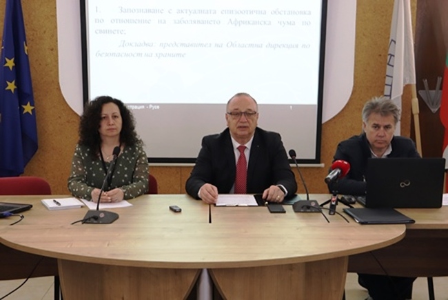 Областна администрация Русе: Превантивни мерки за недопускане разпространението на африканска чума по свинете бяха обсъдени в русенско 