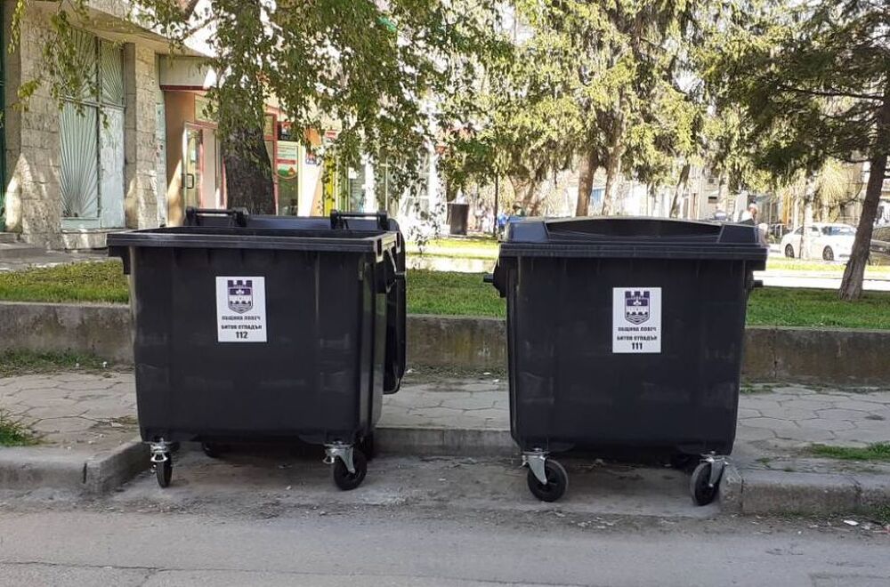 Община Ловеч: Започна подмяната на амортизираните контейнери за битови отпадъци в Ловеч