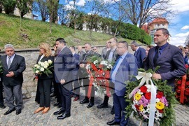 Черна гора - "Дванадесетте рози" - паметник - полагане на венци