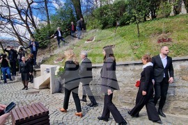 Черна гора - "Дванадесетте рози" - паметник - полагане на венци