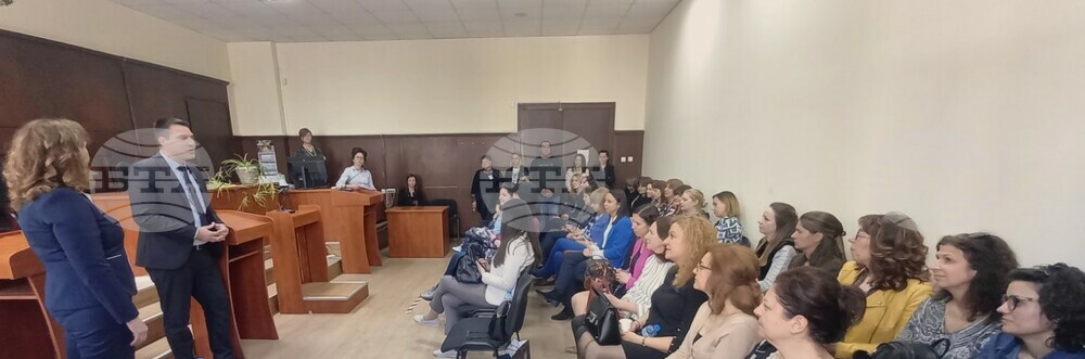 Районен съд – Кърджали: Работна среща между магистрати, държавни съдебни изпълнители, съдии по вписванията и съдебни служители от районните съдилища в Кърджали и Хасково