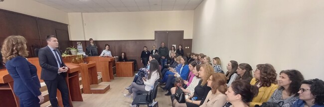 Районен съд – Кърджали: Работна среща между магистрати, държавни съдебни изпълнители, съдии по вписванията и съдебни служители от районните съдилища в Кърджали и Хасково