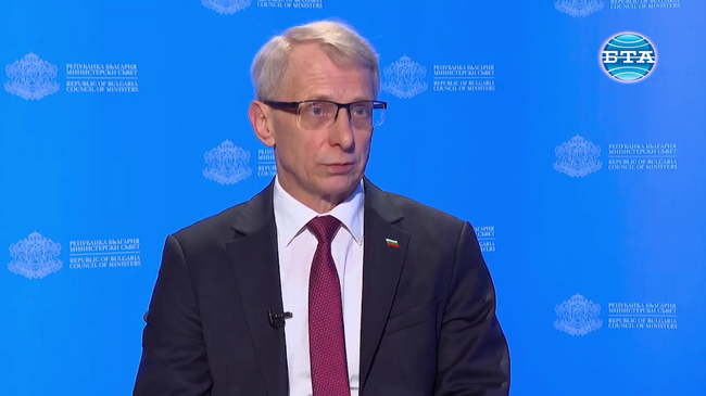 Акцията в митниците и оставката на главния секретар на МВР бяха сред акцентите в онлайн диалога на премиера в оставка Денков с граждани