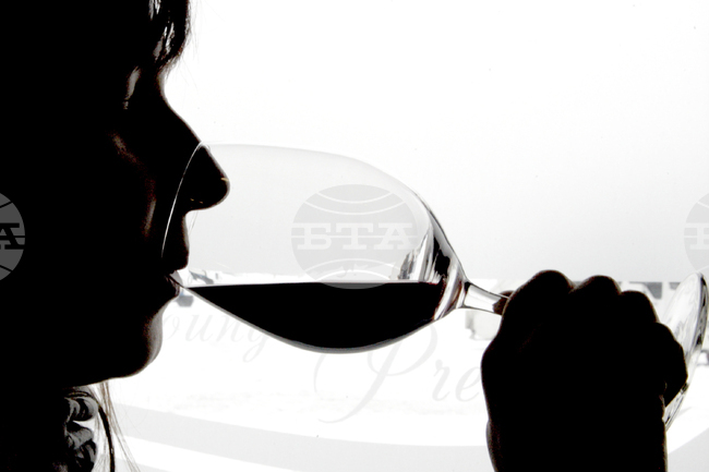 МОЛДПРЕС: Повече от хиляда пенливи вина от 29 държави ще бъдат оценени в Молдова от жури, съставено от над 50 международни дегустатори