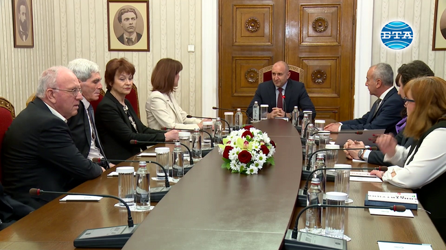 Димитър Главчев заяви, че до края на деня ще е готов със състава на Министерския съвет, каза президентът Румен Радев