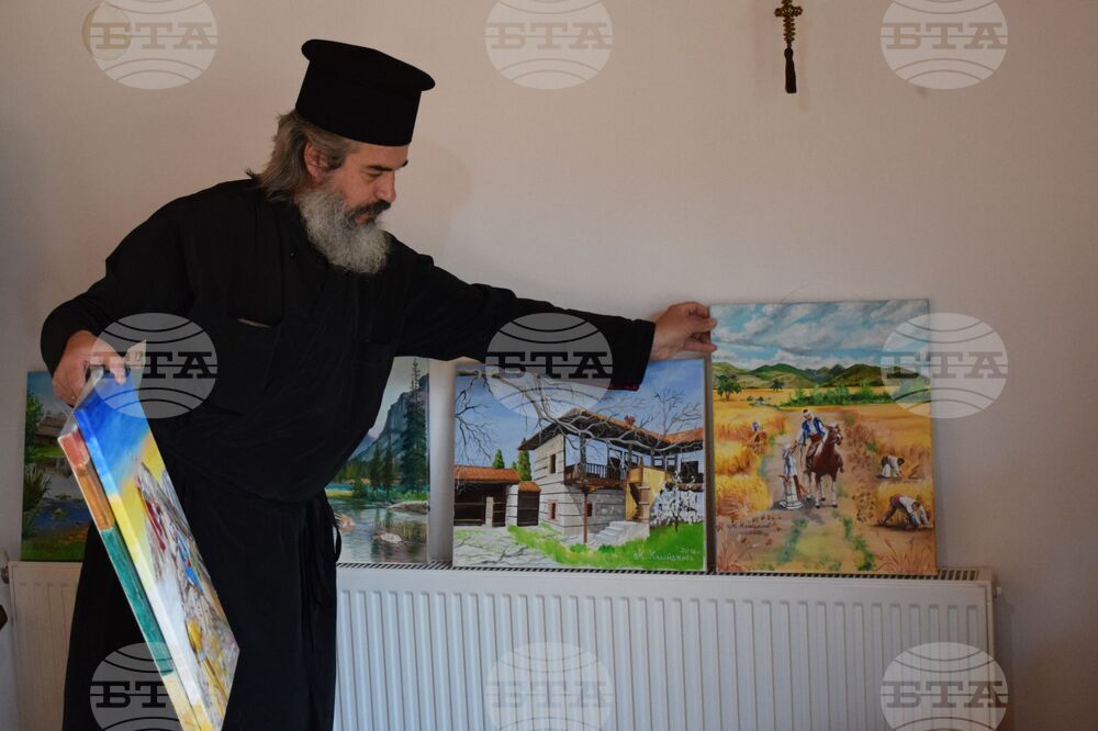 Банско - отец Костадин Калайджиев - картини