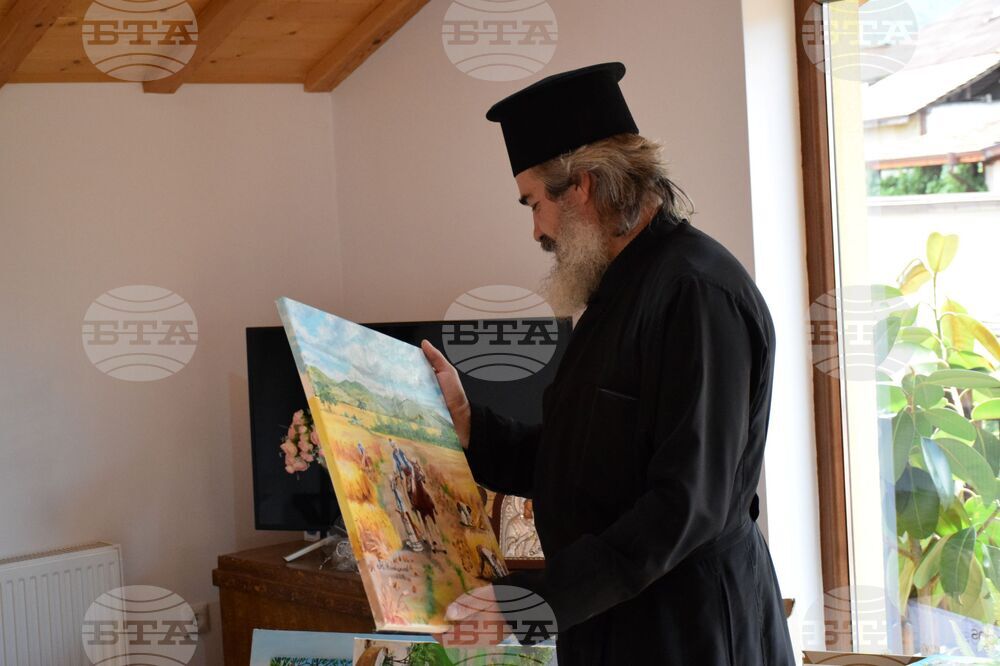 Банско - отец Костадин Калайджиев - картини