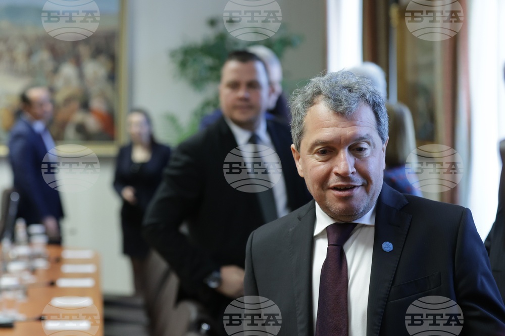 Логично е да има съмнения за партийно влияние в служебния кабинет, каза Тошко Йорданов от ИТН