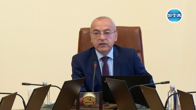 Премиерът Гълъб Донев благодари на хората, помогнали в неделя вечер на пострадалите от катастрофиралия автобус на АМ "Тракия"