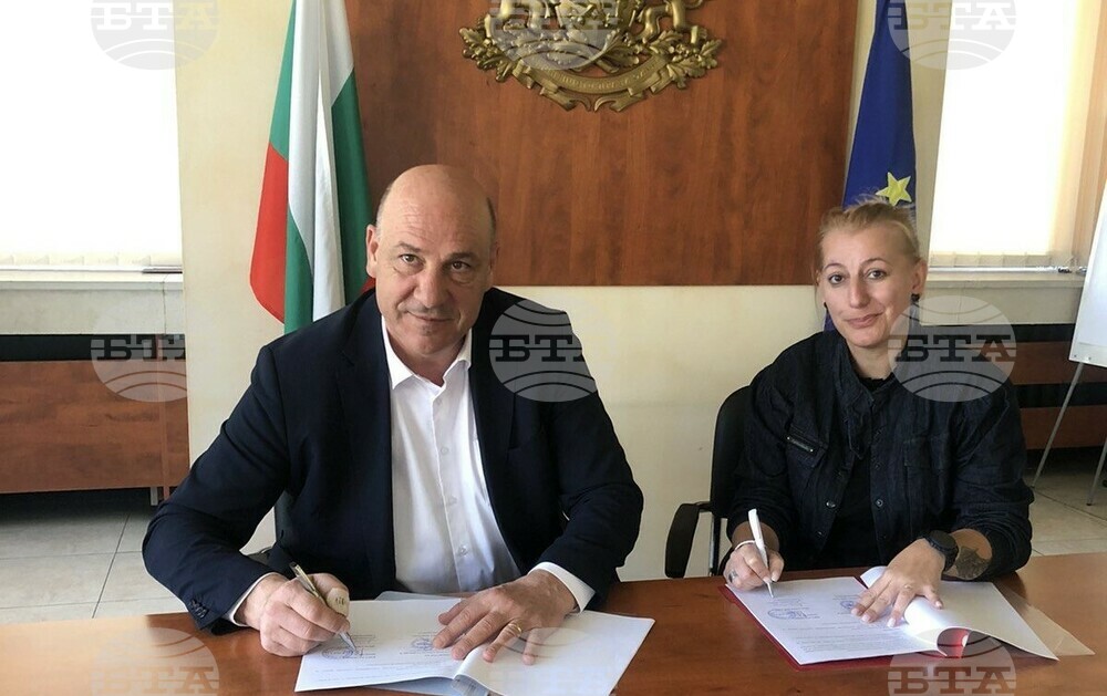 Подписан е проектът за основен ремонт на пътя Горица - Порой, съобщиха от община Поморие