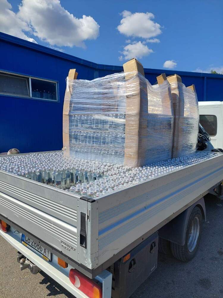 По нареждане на кмета Фандъкова аварийните екипи на общината доставят вода на Своге