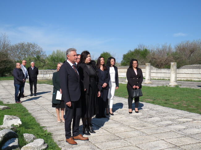 Областна администрация Шумен: Областните управители на Шумен и Варна подписаха споразумение за популяризиране на туристически обекти и опазване на културно-историческото наследство 