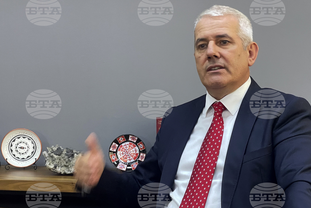 Косовският вътрешен министър обвини Сърбия в пряка намеса в смъртоносните сблъсъци през уикенда и заяви, че се разследва възможна руска роля