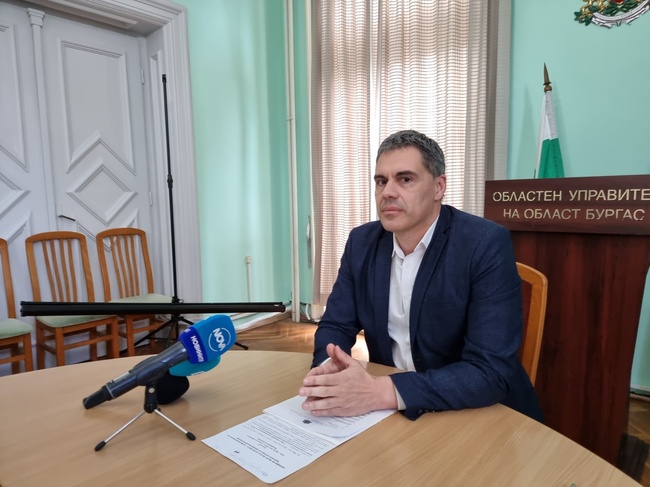 Миризмата на циановодород в района на Карнобат е от изхвърлени опасни химикали в канализация, извършителят се издирва