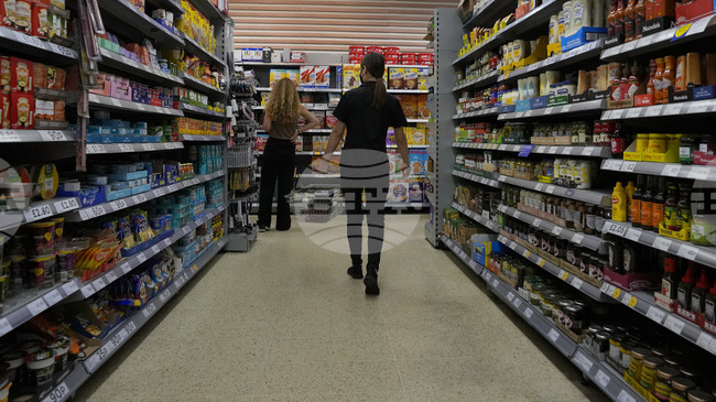 Инфлацията във Великобритания спада изненадващо до 3,2 процента преди решението на „Банк ъв Ингланд“ за лихвените проценти