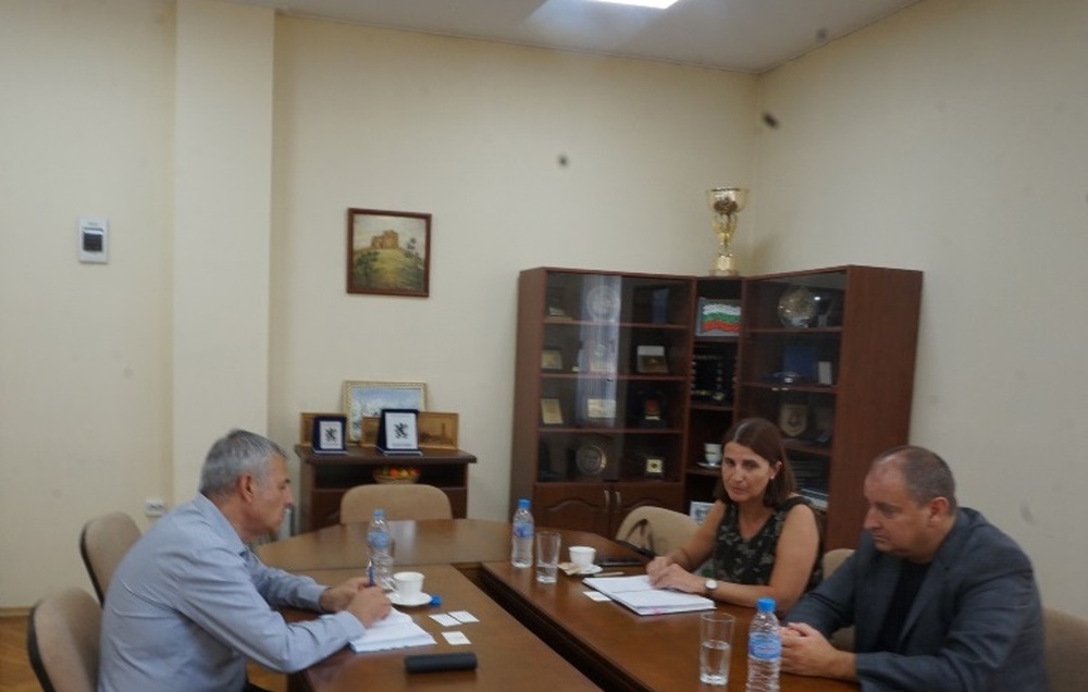 Областният управител на област Хасково инж. Минко Ангелов се срещна с председателя на Държавната агенция за бежанците Мариана Тошева и заместник-председателя Димитър Киров