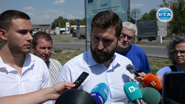 Евродепутатът Андрей Новаков предлага камион да се проверява не повече от минута на границата за намаляване на опашките