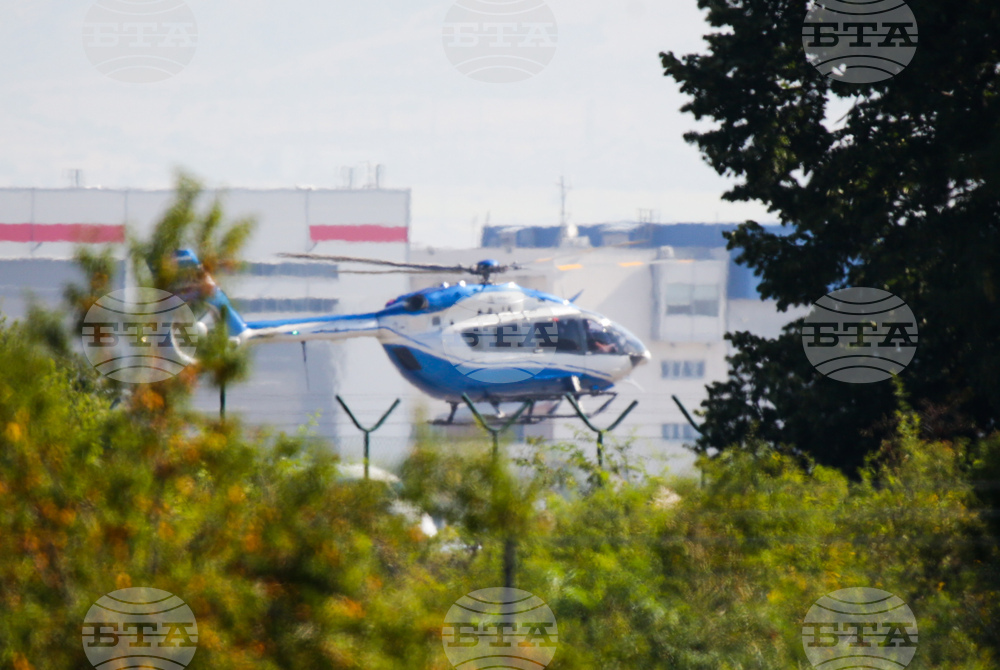 Летище София - транспортиране на пострадали деца