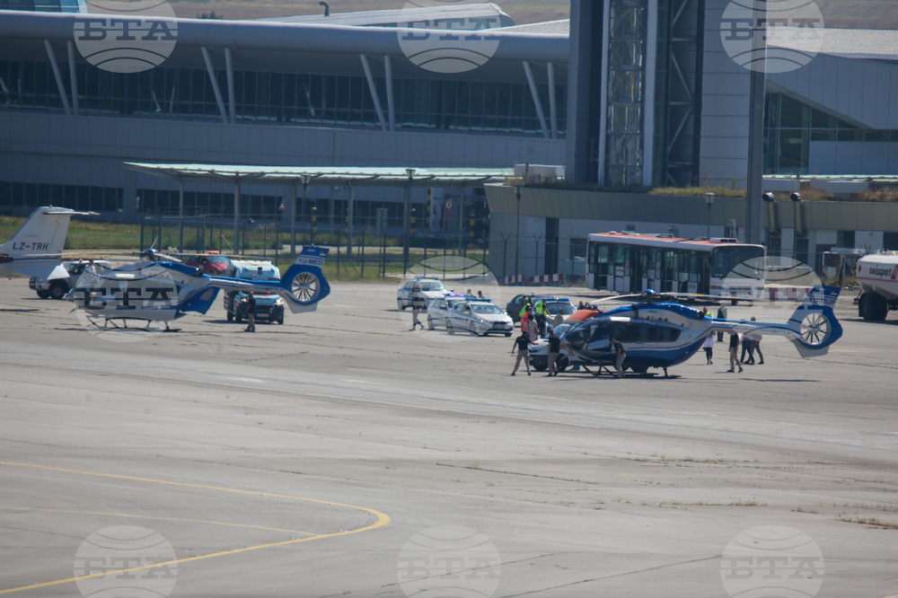 Летище София - транспортиране на пострадали деца