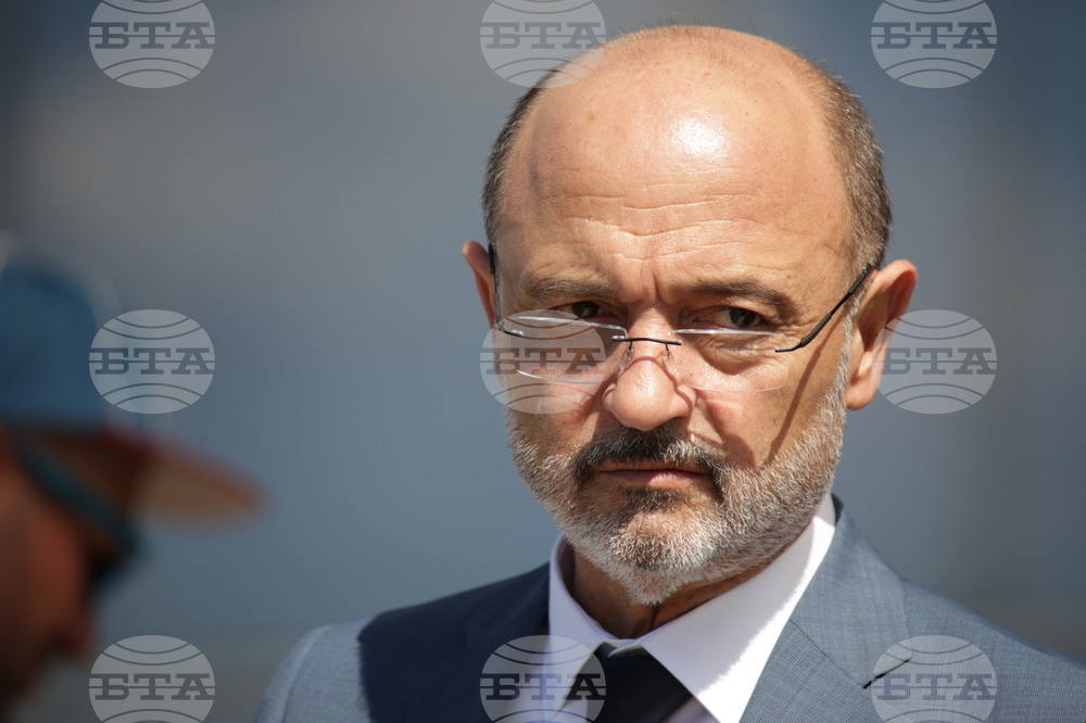 Летище София - транспортиране на пострадали деца