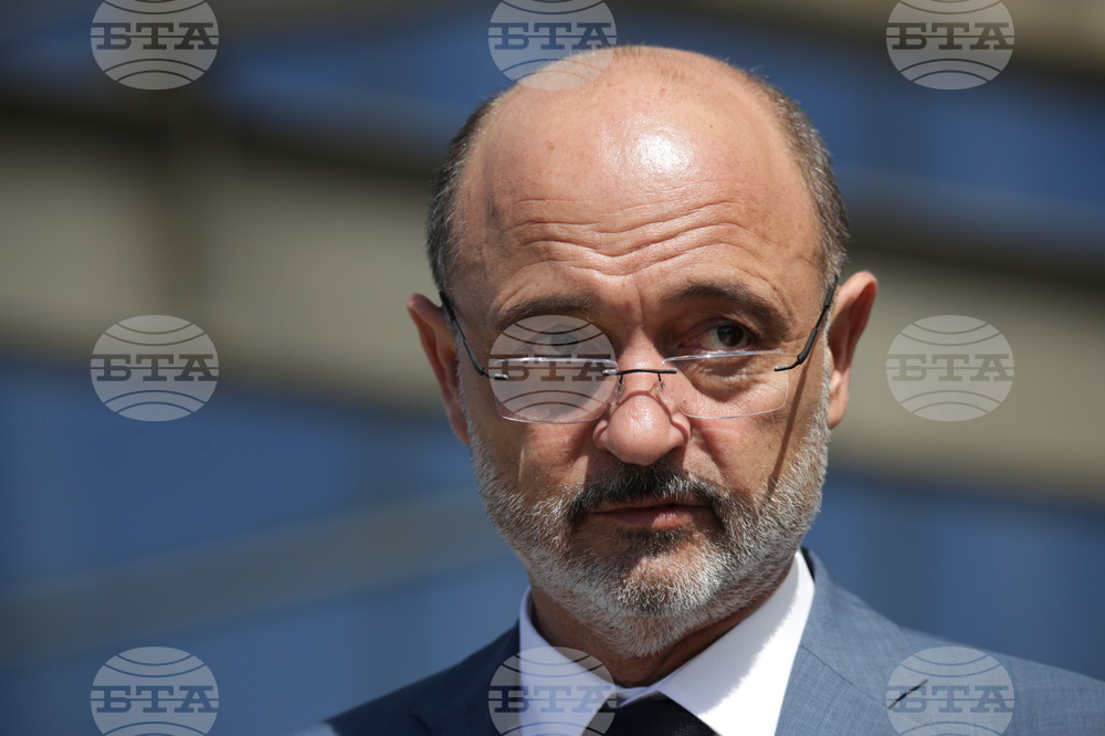 Летище София - транспортиране на пострадали деца