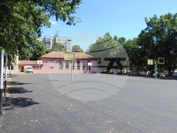 Спортна площадка - ОУ Д-р Петър Берон