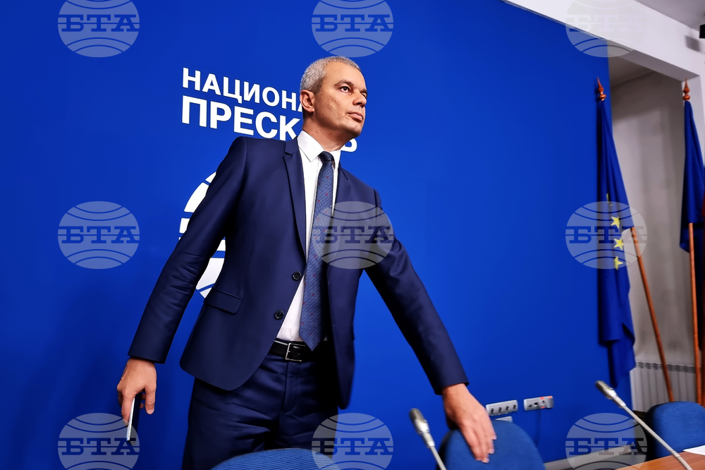 Лидерът на "Възраждане" Костадин Костадинов води листата в 25 МИР, втори е Иво Русчев