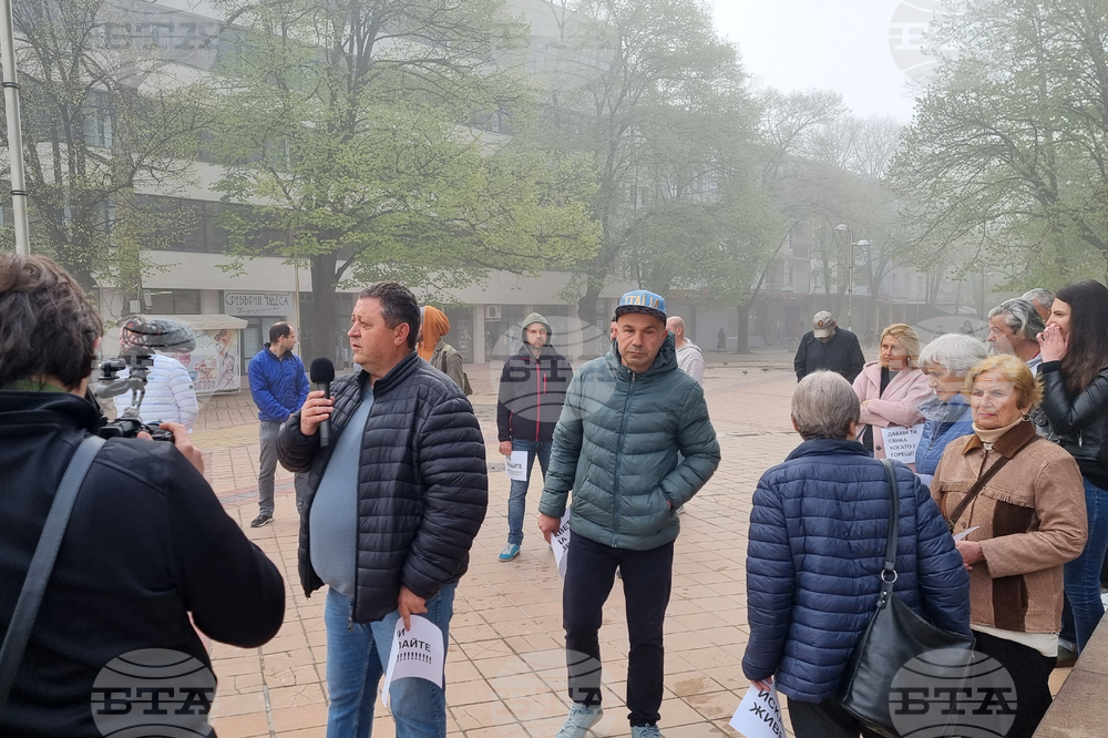 Добрич - протест - изсичане на дървета