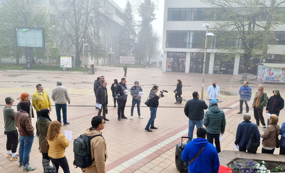 Добрич - протест - изсичане на дървета