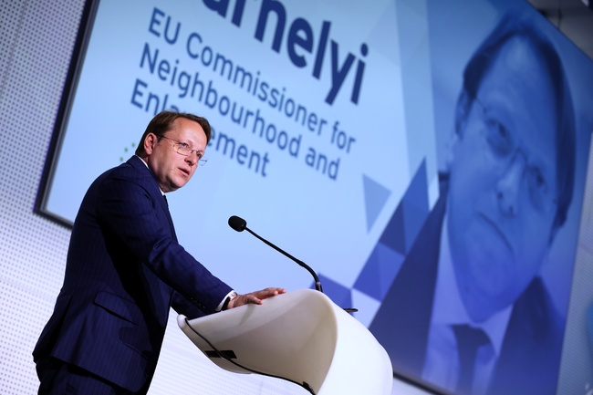 European Commissioner Varhelyi Says It Is in EU's Interest to Enlarge Soon